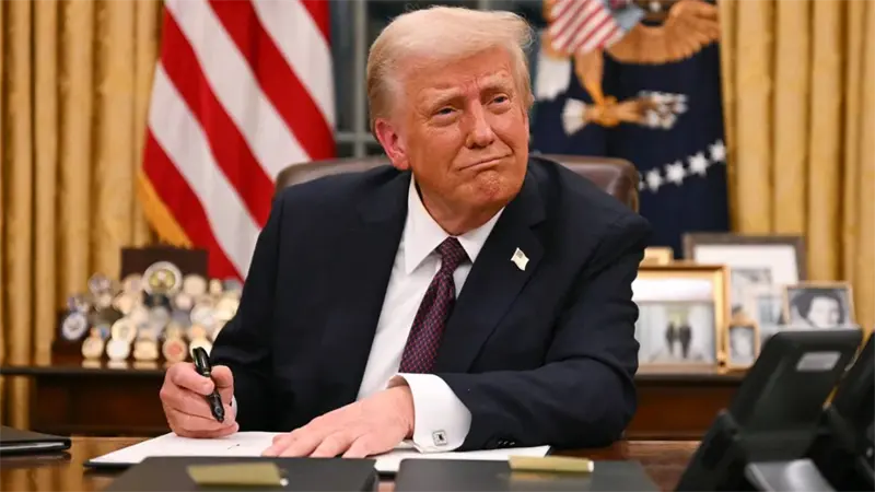 Demandan a Trump por prohibir ayuda a indocumentados con fondos destinados a víctimas