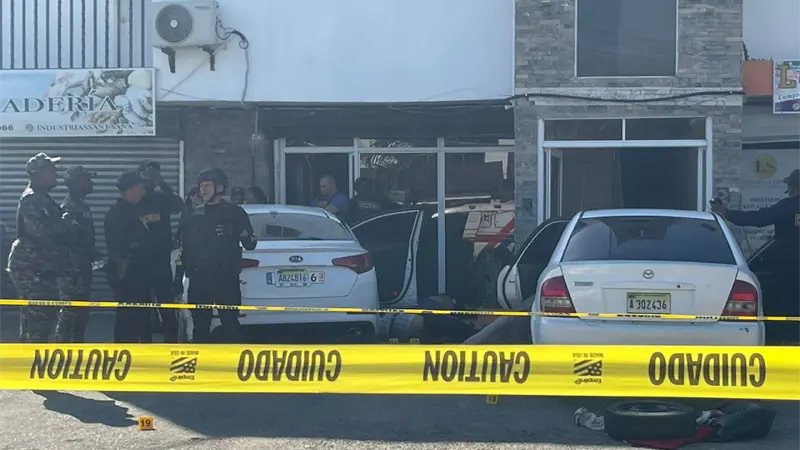 Arrestados 11 policías por muerte de hombres en Santiago