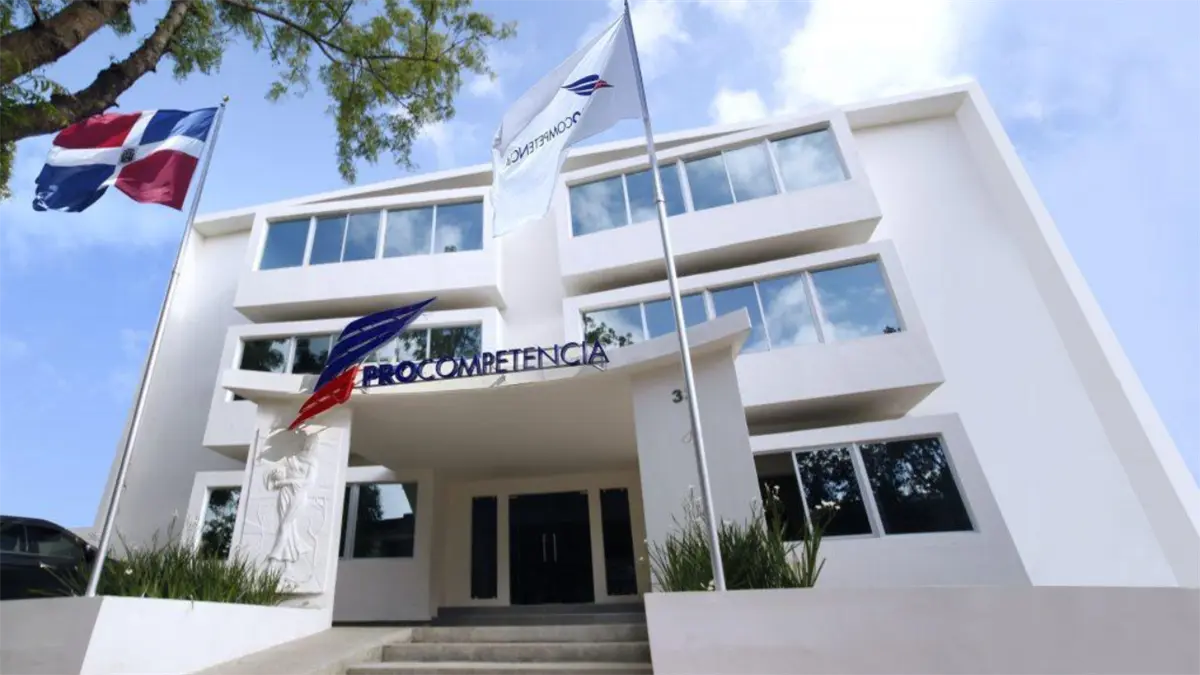 Pro-Competencia investiga a cuatro empresas por presunta colusión en licitación del INABIE