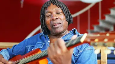 El cantautor brasileño Milton Nascimento ha sido diagnosticado con un tipo de demencia
