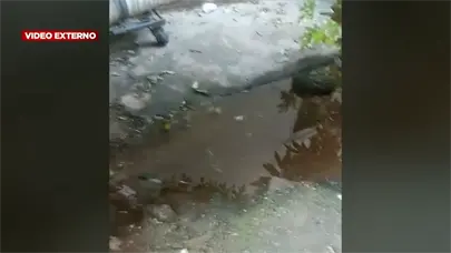 Desborde de aguas negras cerca del V Centenario preocupa a residentes