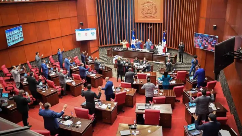Senado aprueba reforma laboral con propina en delivery y pruebas antidopaje
