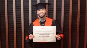 Nicky Jam Recibe Doctorado Honoris Causa en Industrias Creativas y Emprendimiento Cultural