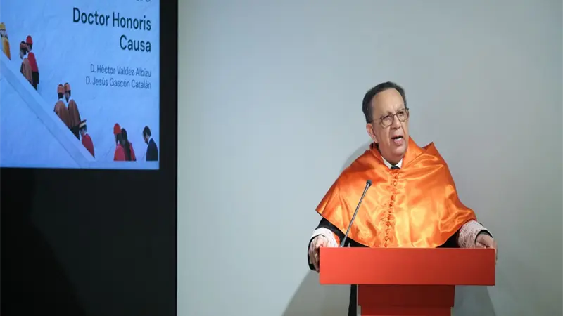 UDIMA otorga Doctor Honoris Causa al gobernador del BCRD, Héctor Valdez Albizu