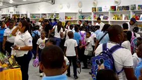 La Feria del Libro sigue recibiendo a multitudes
