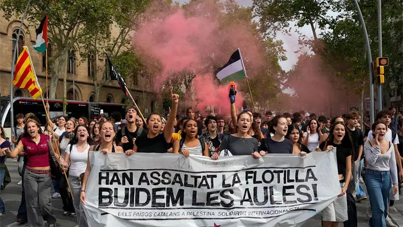 Miles de personas protestan en Pakistán tras la interceptación de la Flotilla por Israel