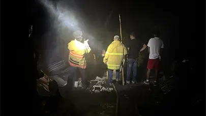 Tres familias pierden sus viviendas tras incendio en la comunidad La Colorada, Yamas&aacute;