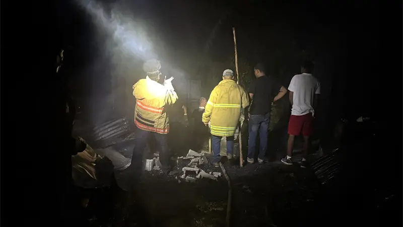 Tres familias pierden sus viviendas tras incendio en la comunidad La Colorada, Yamasá