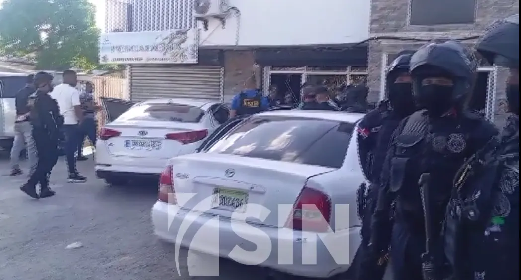 Policías bajo la lupa: diversos sectores reclaman seguir profundizando pesquisas sobre 11 agentes señalados por la masacre de Santiago