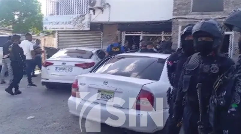 Policías bajo la lupa: diversos sectores reclaman seguir profundizando pesquisas sobre 11 agentes señalados por la masacre de Santiago