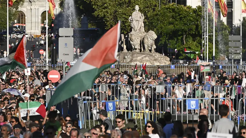 Miles de personas reclaman en Madrid el fin del genocidio contra el pueblo palestino