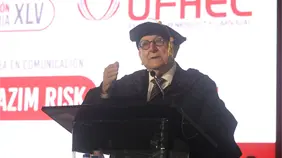 UFHEC gradúa a más de mil profesionales y honra al Dr. Julio Hazim con Doctorado Honoris Causa