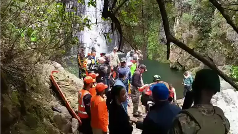 Recuperan cuerpo de joven en salto de Aguas Blancas, Constanza
