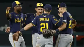 Milwaukee propina paliza a Chicago en Juego 1 de Serie Divisional, Jackson Chourio MVP