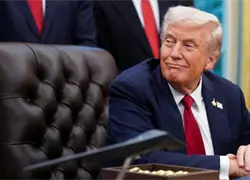 Trump anuncia un arancel del 25% a los camiones importados por EEUU a partir de noviembre