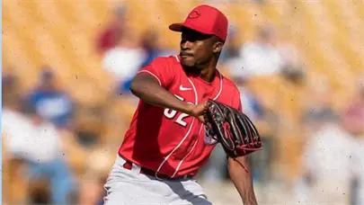 Reiver Sanmart&iacute;n vestir&aacute; la chaqueta del Licey esta temporada