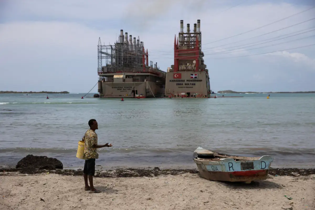 TSA vuelve a aplazar audiencia sobre barcazas acusadas de afectar a Los Negros de Azua