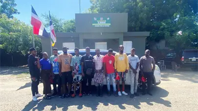 Al menos 21 indocumentados haitianos fueron dentro detenidos a bordo de varios vehículos en Dajabón