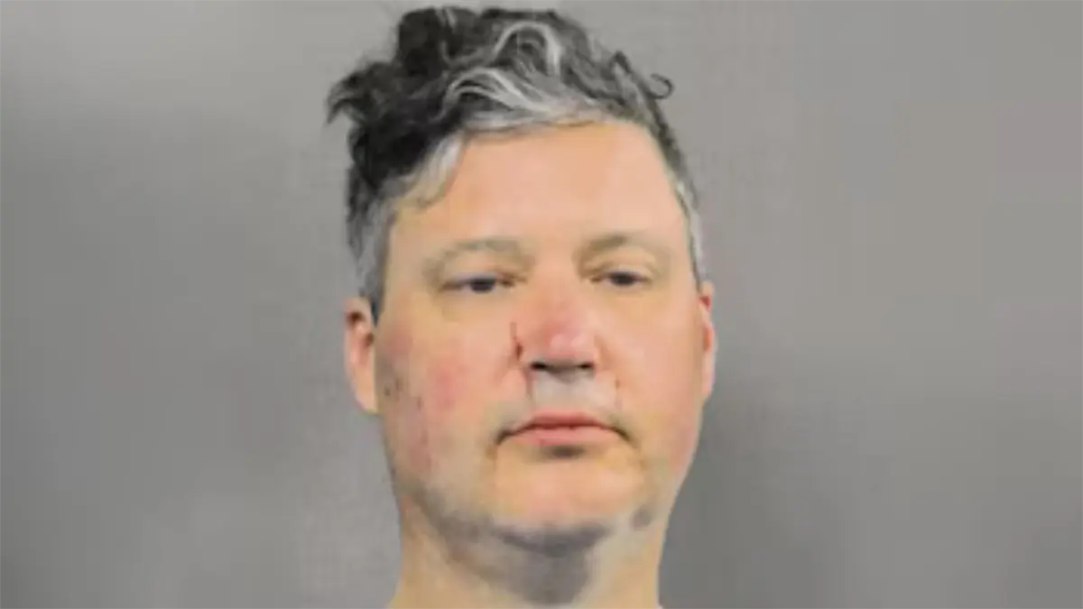 Meteorólogo de Nueva Orleans es arrestado por golpear a su pareja frente a sus hijos