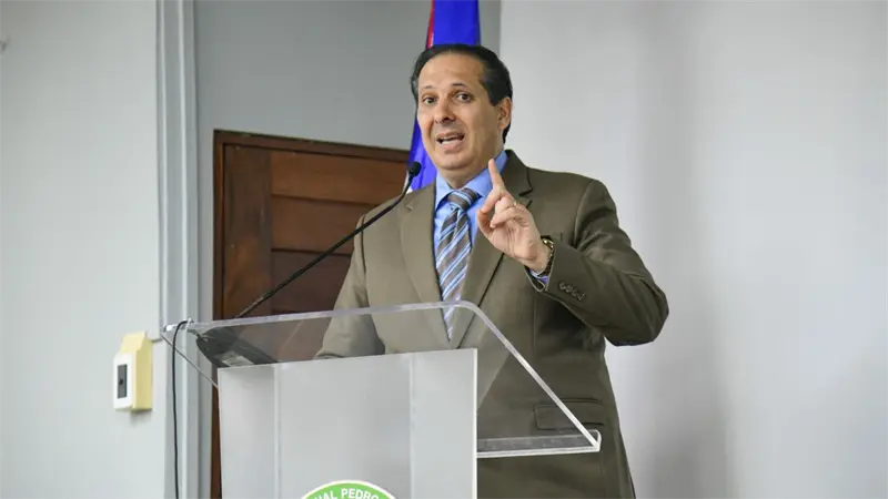 Ministro de Salud Pública lidera simposio en la UNPHU por el Día Mundial de la Salud Mental
