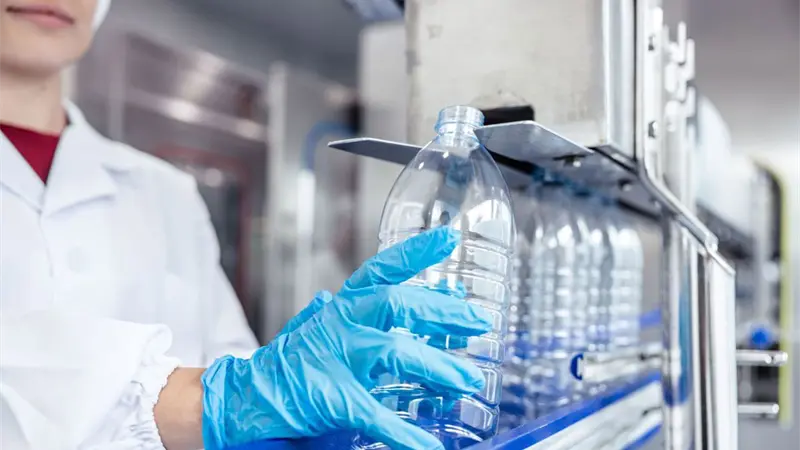 ONG denuncian que Gobierno mexicano beneficia con iniciativas a la industria plástica