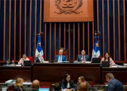 Senado modifica Ley Orgánica del Código de Trabajo con propuesta de 10% de propina