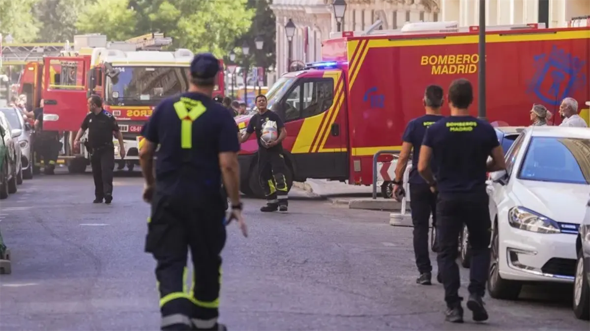 Se derrumba parcialmente el forjado de un edificio en obras en el centro de Madrid