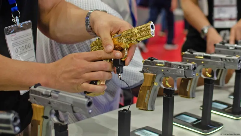 Proliferación de armas ilegales alimenta la violencia en República Dominicana
