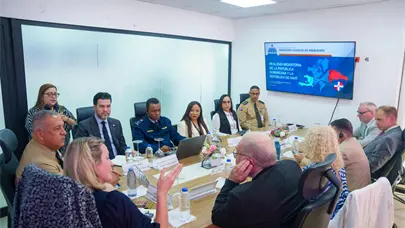 Delegación interparlamentaria británica visita DGM para conocer gestión de estrategia migratoria en RD