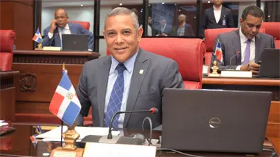 Senador Franklin Romero somete proyecto de ley busca nombrar pista de atletismo SFM con el nombre de Nazario Ramos