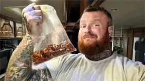 Hombre termina hospitalizado tras consumir casi 3 kilos de golosinas Haribo en tres días
