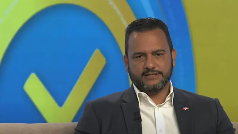Viceministro asegura que Gobierno ha avanzado en salud, seguridad y educación; admite desafíos pendientes
