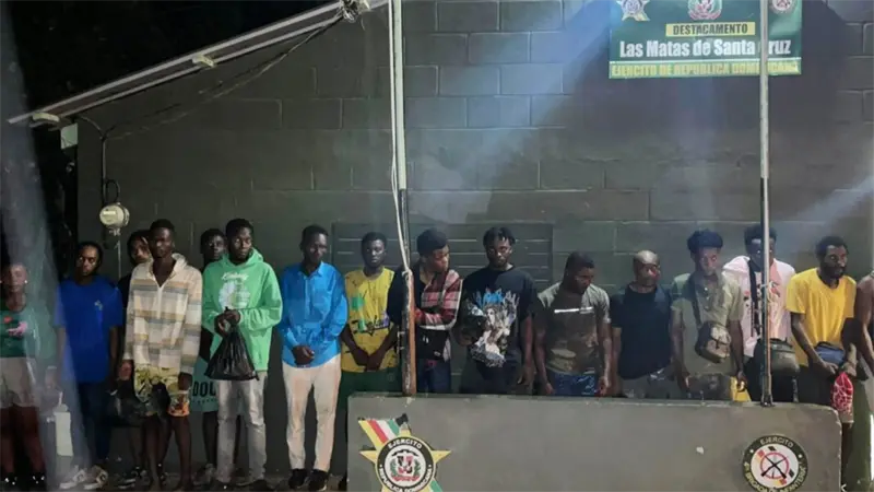 Ejército detiene a 18 haitianos en Montecristi