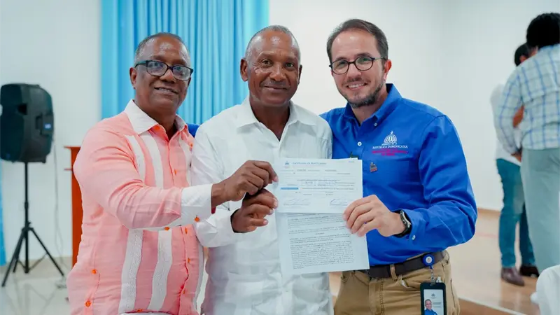 Entregan más de RD$14 millones en bonos a productores de San Juan para modernizar sistemas de riego
