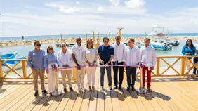 David Collado entrega modernizado muelle en Caleta, La Romana