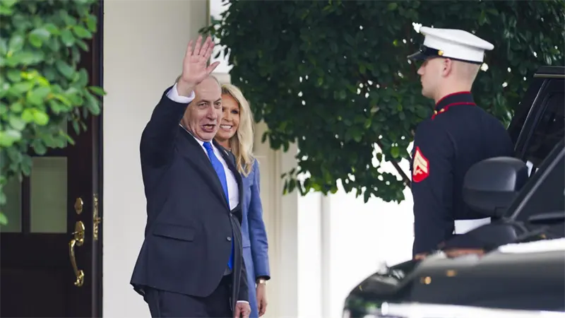 Tras acuerdo inicial para Gaza, Netanyahu se reúne con enviados de Trump