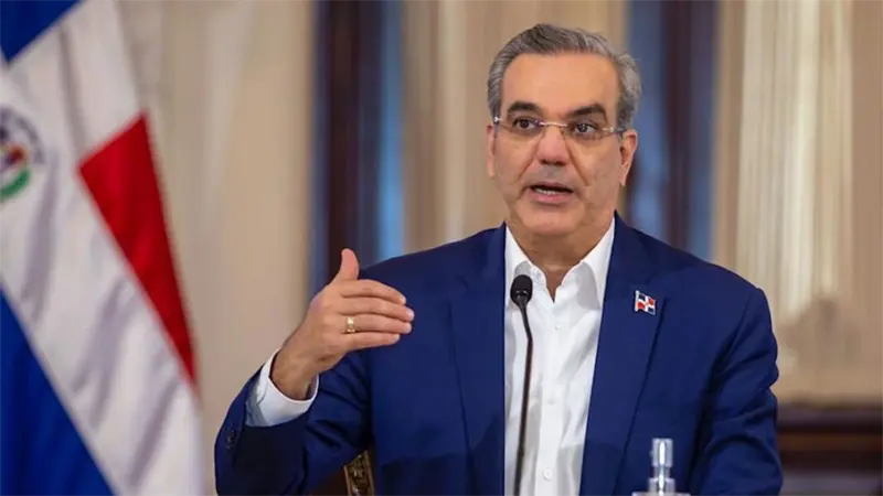 Presidente Abinader sale a México para cumplir compromisos familiares