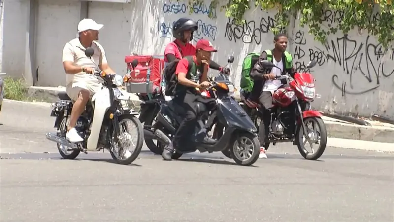 Senado se apresta hoy a aprobar reforma al Código de Trabajo sin propina del 10 % obligatoria para delivery