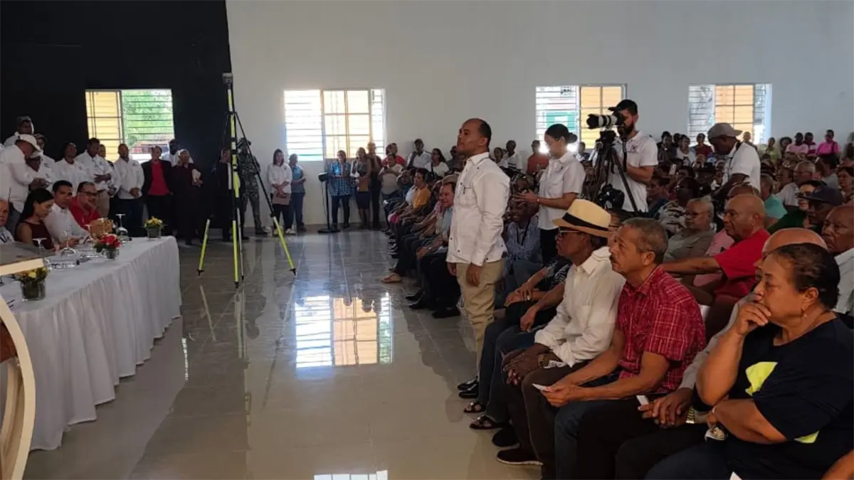 Después de 60 años de espera, residentes de Los Mameyes y El Pensador recibirán sus títulos de propiedad