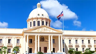 Gobierno dominicano prioriza inversi&oacute;n en infraestructura y modernizaci&oacute;n estatal en 2025