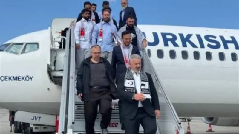 Llegan a Estambul 94 activistas de la Flotilla de la Libertad deportados por Israel