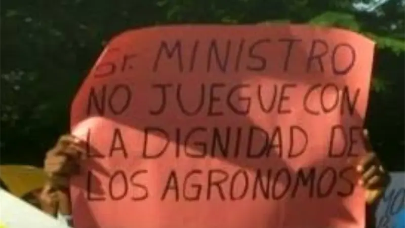 Agrónomos protestan por reajuste salarial y pensiones dignas