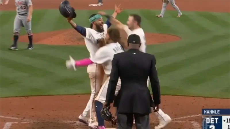 Polanco define maratón en la 15ta entrada y Mariners avanzan a serie de campeonato