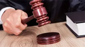 Imponen prisión preventiva a hombre por asesinato de pareja en San Cristóbal