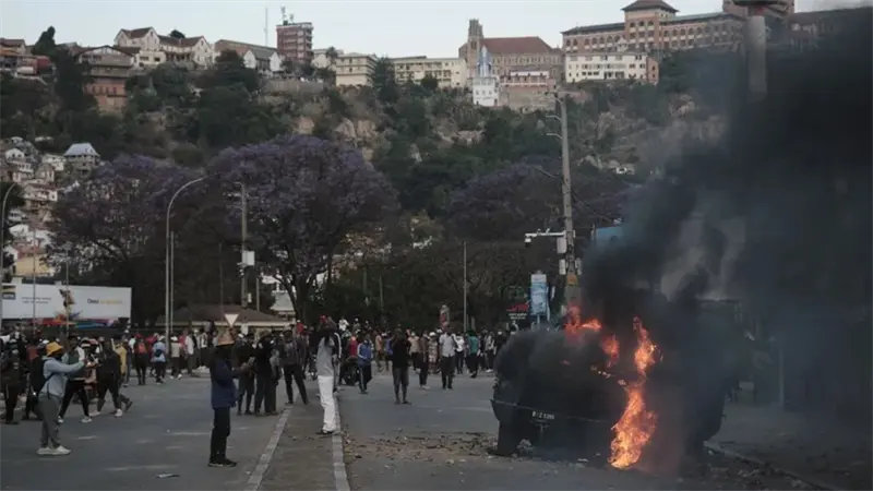 Al menos 26 heridos en las protestas masivas en la capital de Madagascar