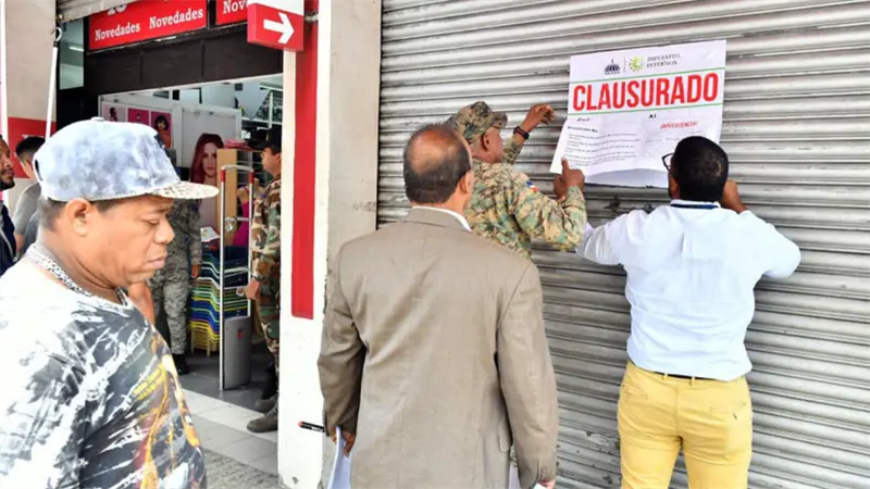 Comerciantes chinos acuden al Tribunal tras cierre de negocios por parte del Ministerio de Vivienda