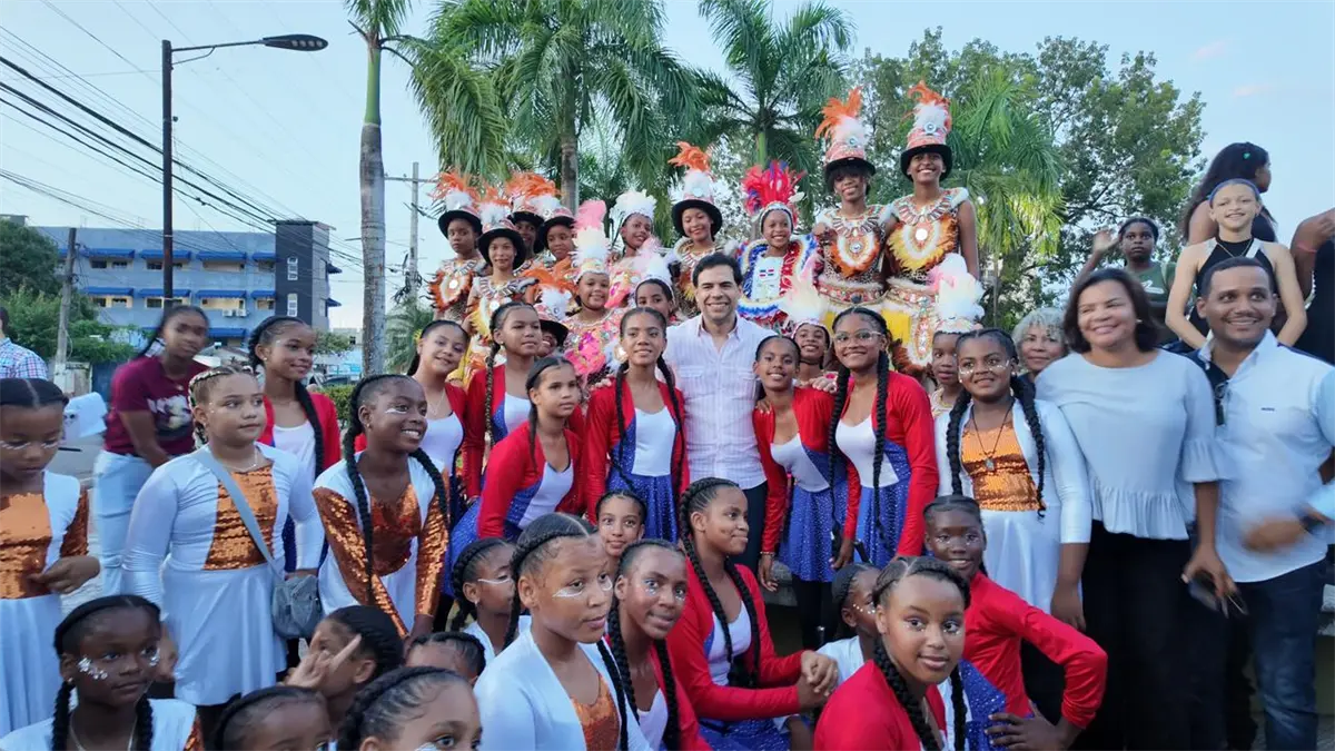 Familias de Monte Plata disfrutan de ´Tarde de Parque´, evento auspiciado por el Ministerio de Cultura