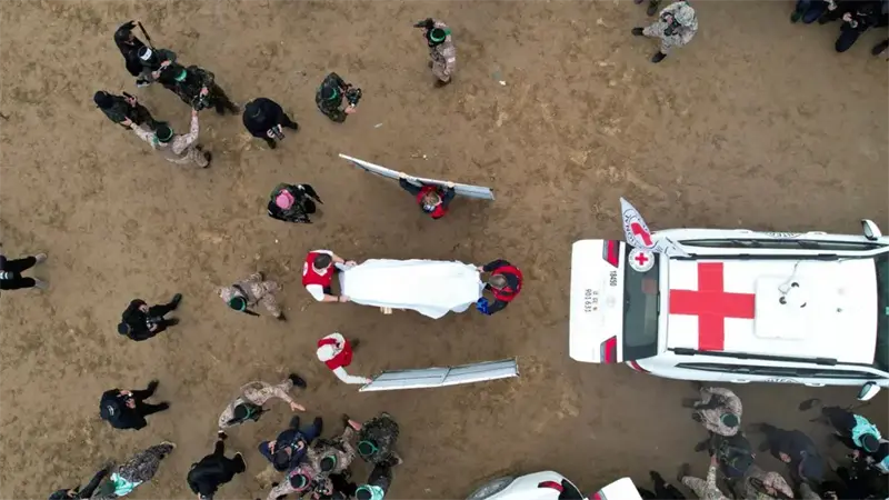 Hamás entrega a la Cruz Roja los primeros dos cadáveres de rehenes israelíes