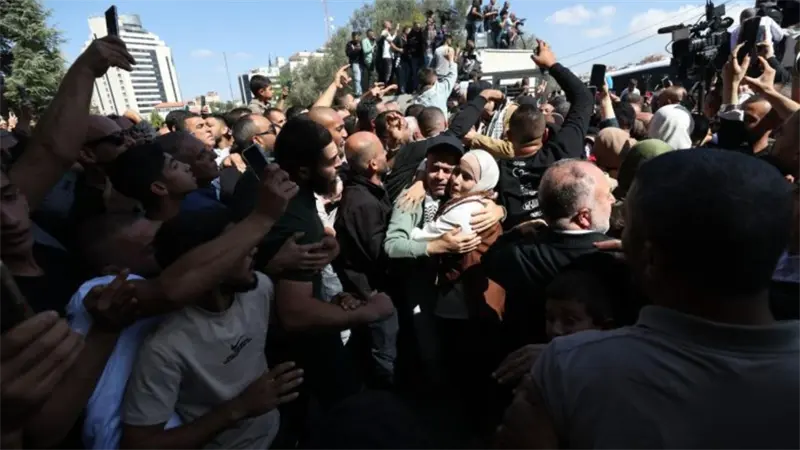 Los presos palestinos llegan a Gaza y Egipto e Israel dan por concluida su liberación