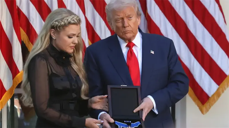 Trump entrega de forma póstuma la Medalla Presidencial de la Libertad a Charlie Kirk